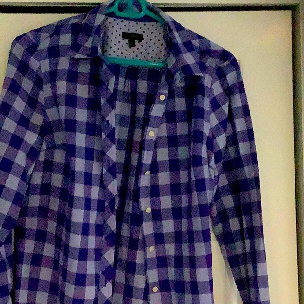 Talbots ladies button down shirt. Size S perfect condition great colors!